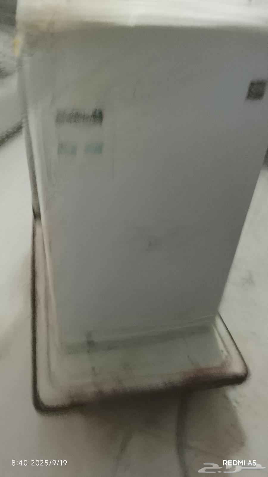 Two refrigerators for sale, one large and one small64536809150977111