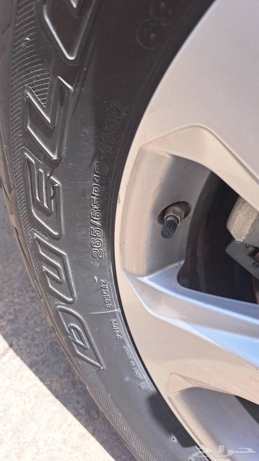 جنوط مع كفراتها برجستون مقاس 18وكالة تويوتا لاندكروزر 202364563674560898111