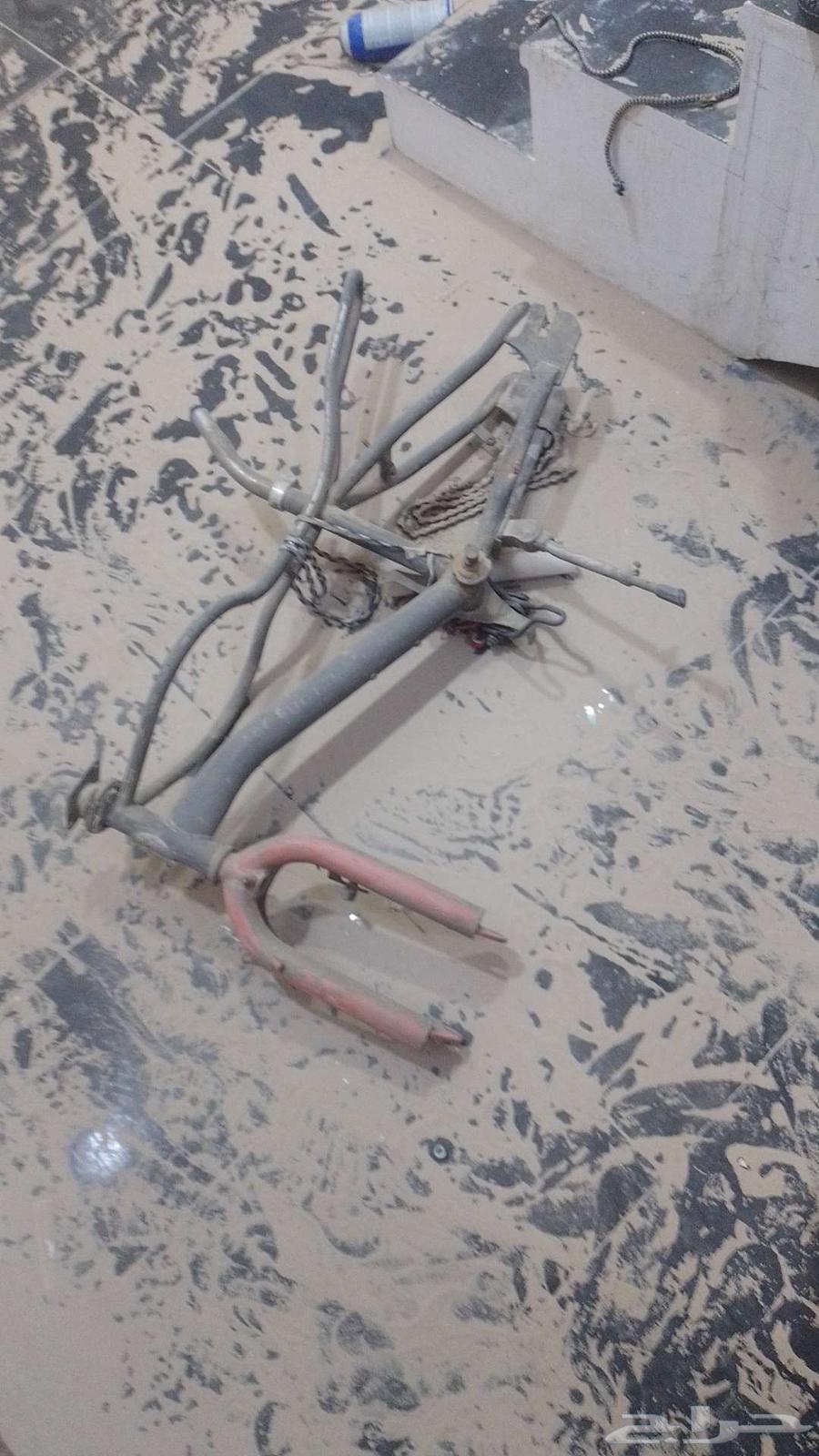 اثنين بدي للبيع مقاس 16او 18 لا ادري للأسف64567392767875111