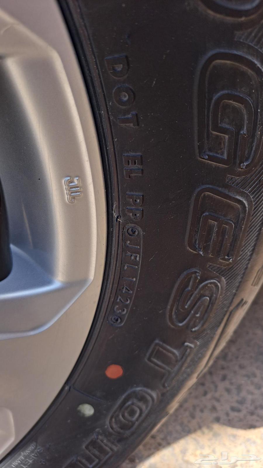 جنوط مع كفراتها برجستون مقاس 18وكالة تويوتا لاندكروزر 202364563674560898114