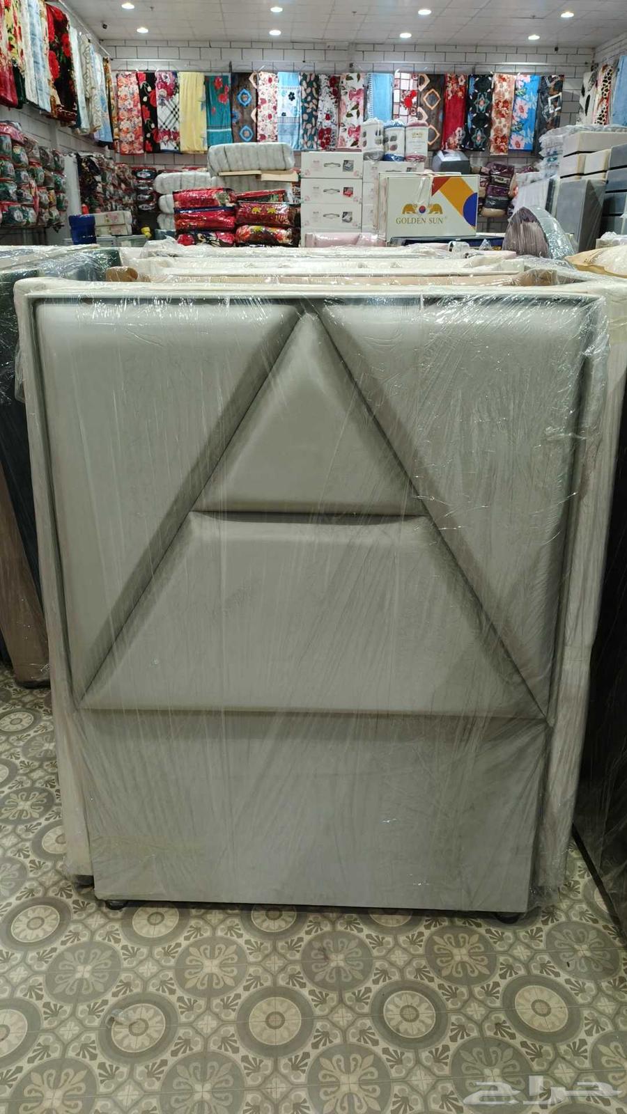 Beds and Mattresses64405097589379114