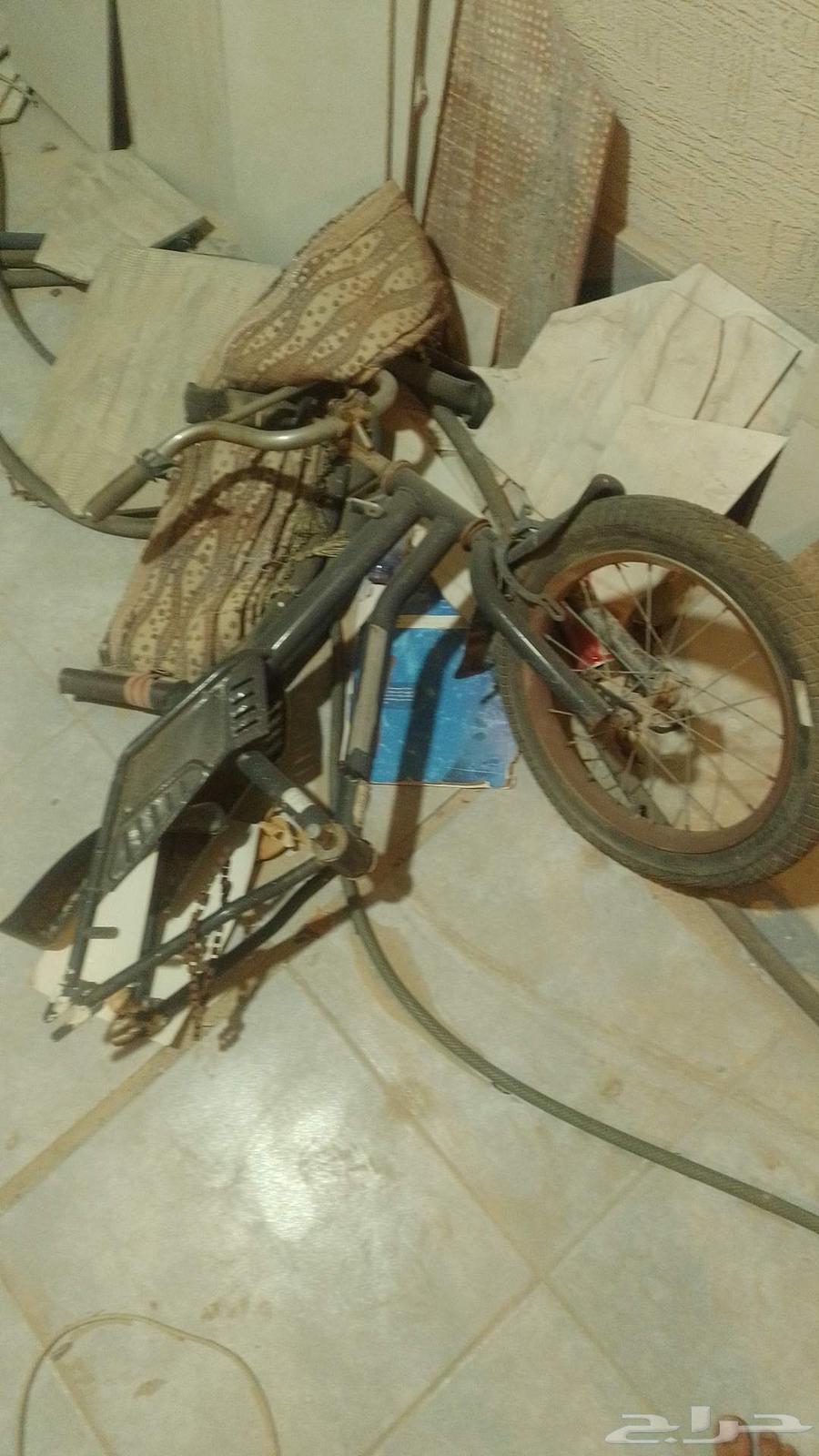 اثنين بدي للبيع مقاس 16او 18 لا ادري للأسف64567392767875110