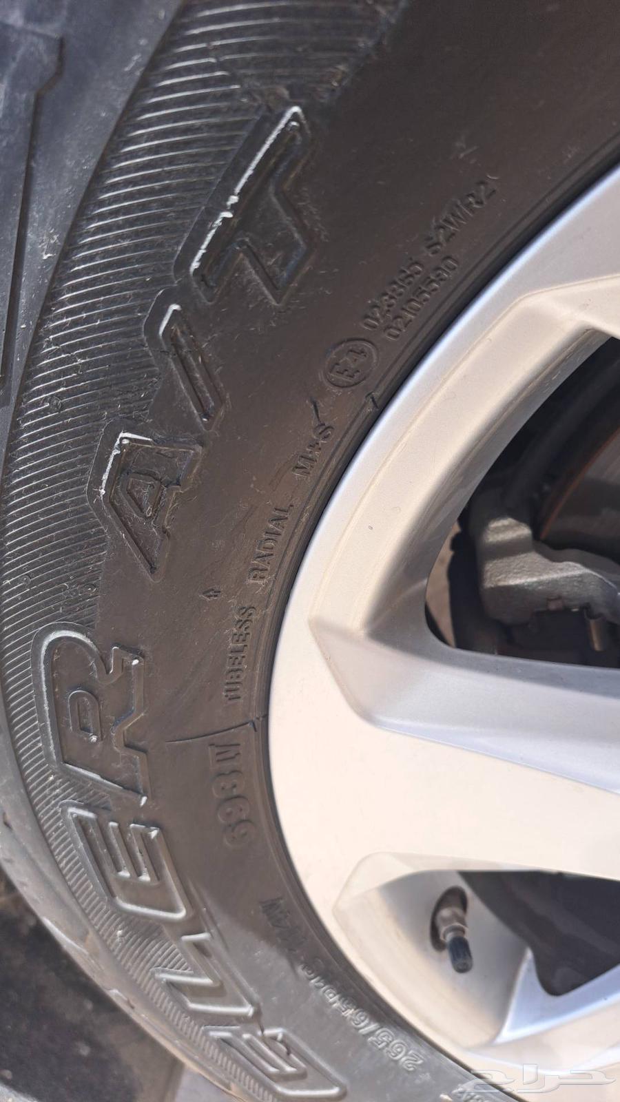 جنوط مع كفراتها برجستون مقاس 18وكالة تويوتا لاندكروزر 202364563674560898110