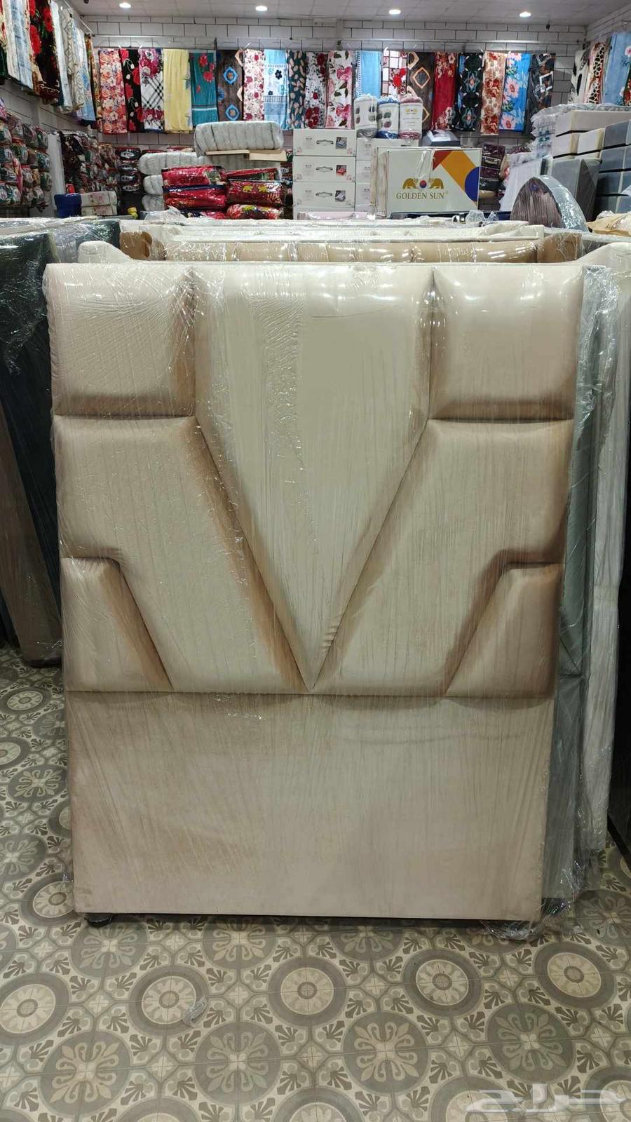 Beds and Mattresses64405097589379113