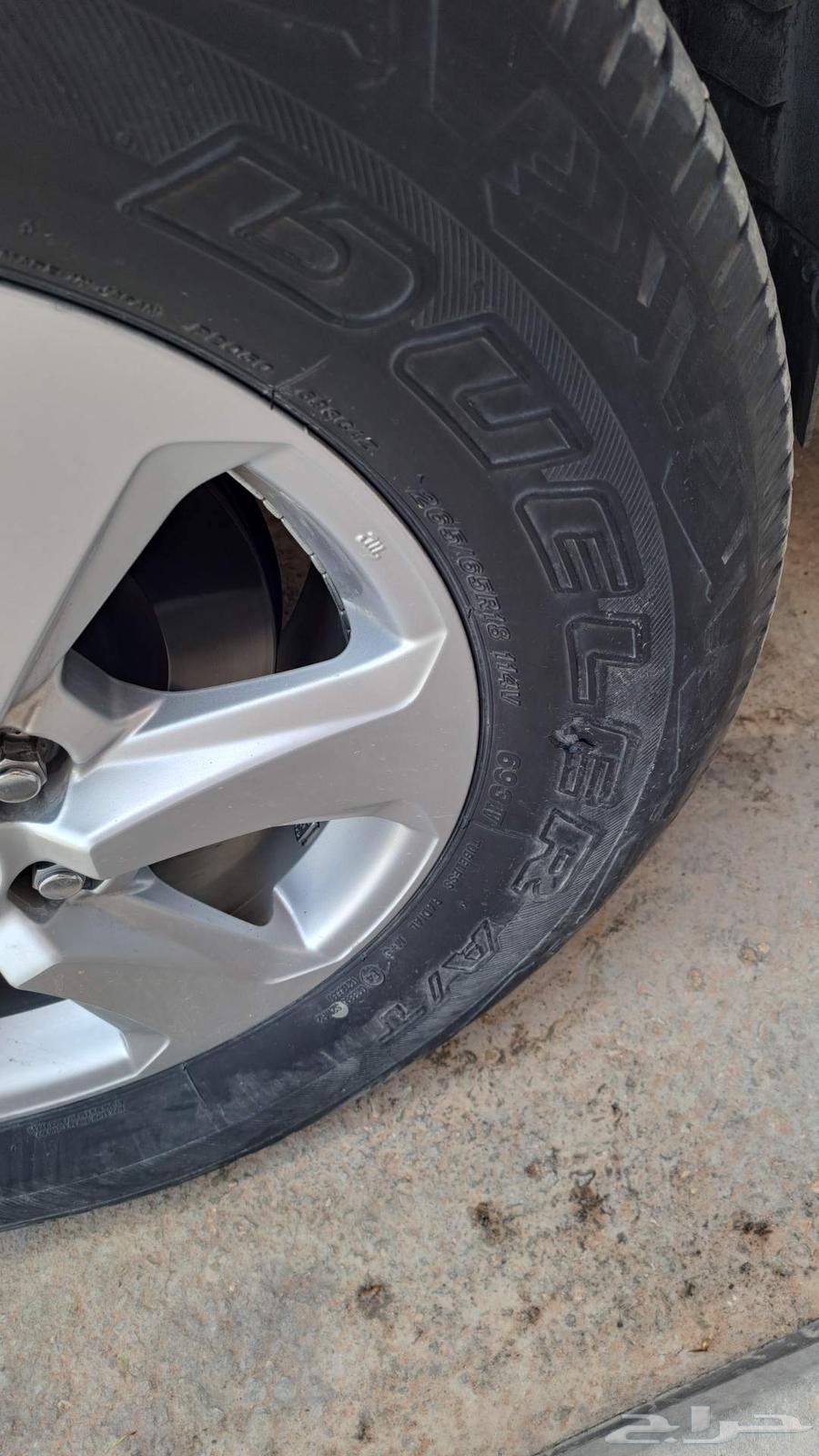 جنوط مع كفراتها برجستون مقاس 18وكالة تويوتا لاندكروزر 202364563674560898112