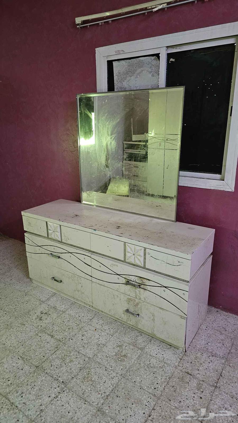 للبيع دواليب الألمنيوم واحد للمطبخ و دولابين ملابس كنب تركي64409491693954114