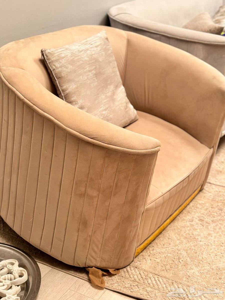 اثاث منزل للبيع الصاله عباره عن 2 كنب طويل 2 كنب مفرد64412143550338112