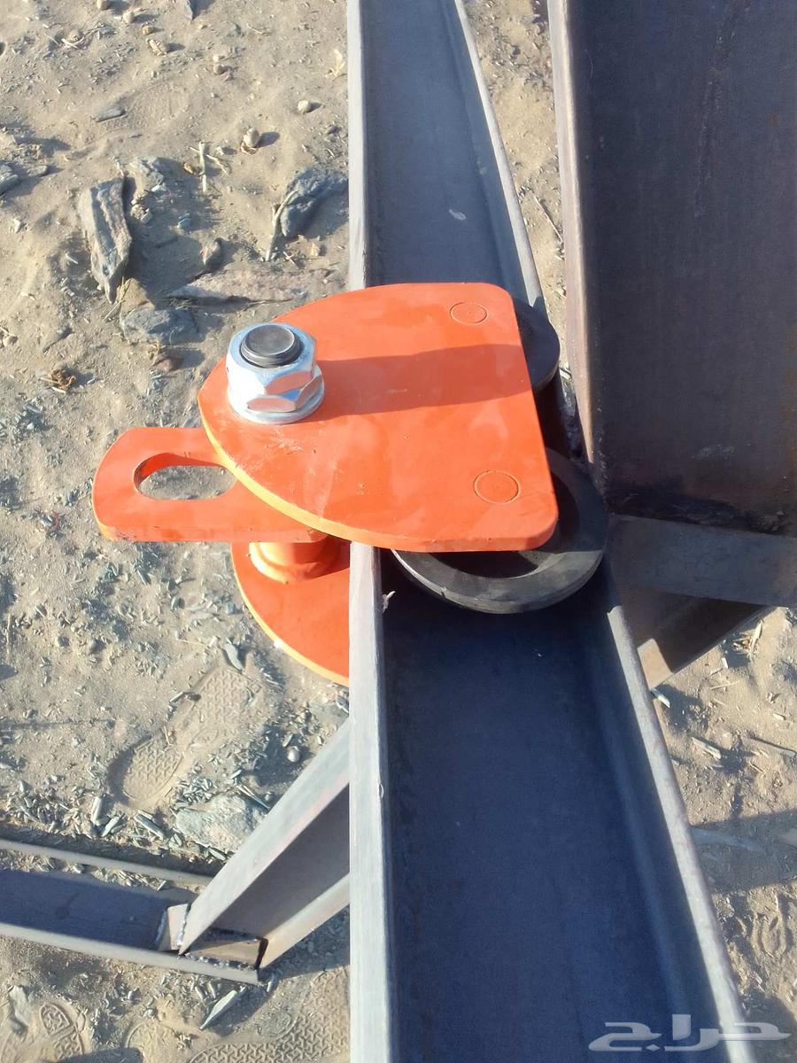 New winch, lightly used64405320783618111