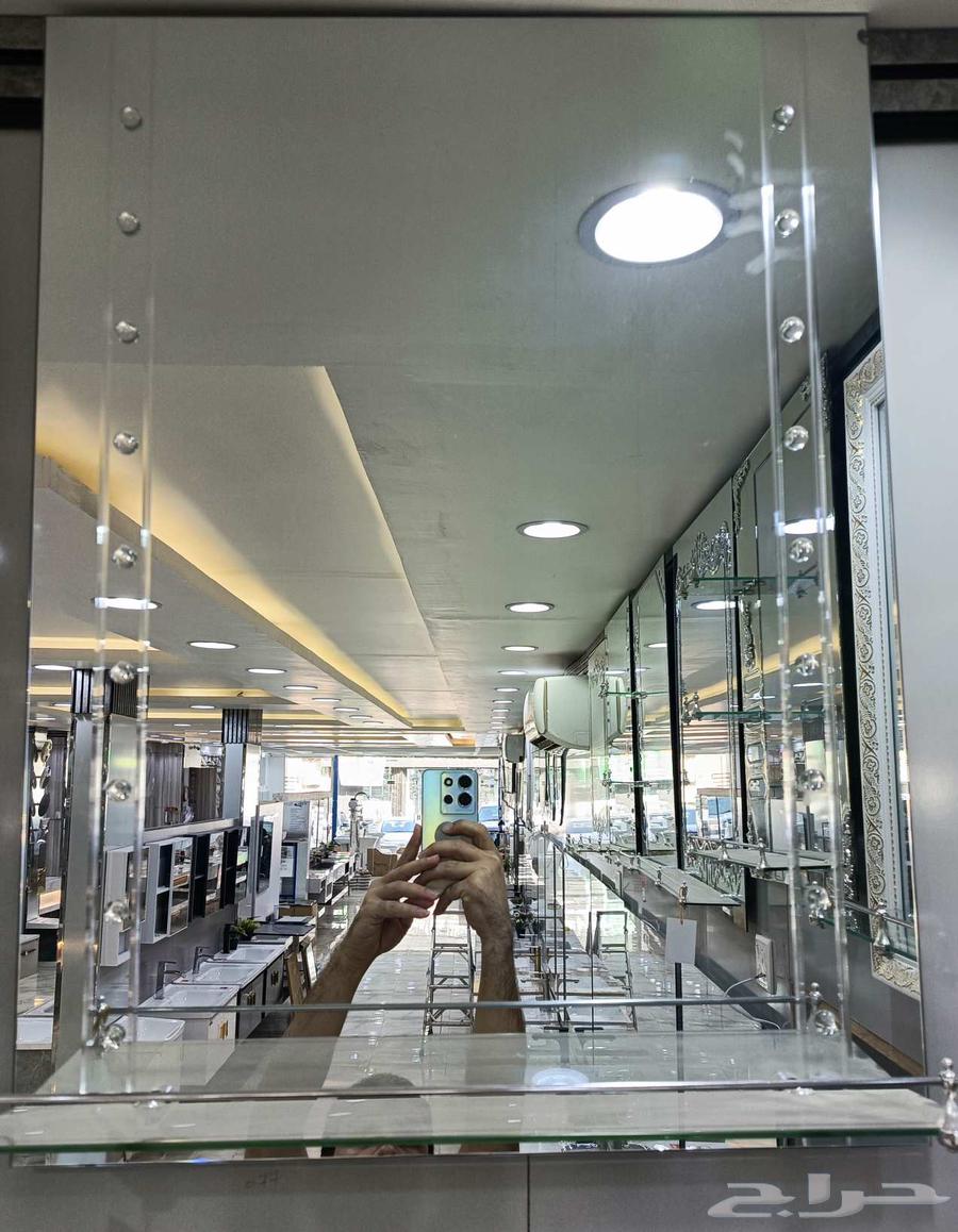 تشكيلة كبيرة من مرايا عادية مع رفوف واشكال متعددة64410494747138110