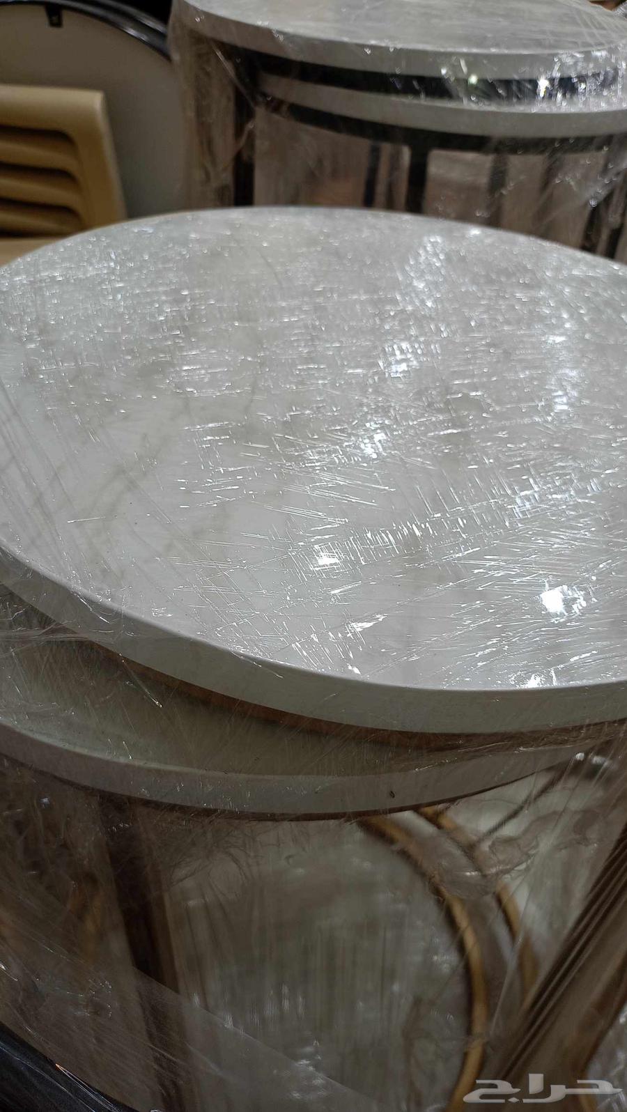 طاولة ضيوف بحديد لونه ذهبي 5 قطع64411581050626112