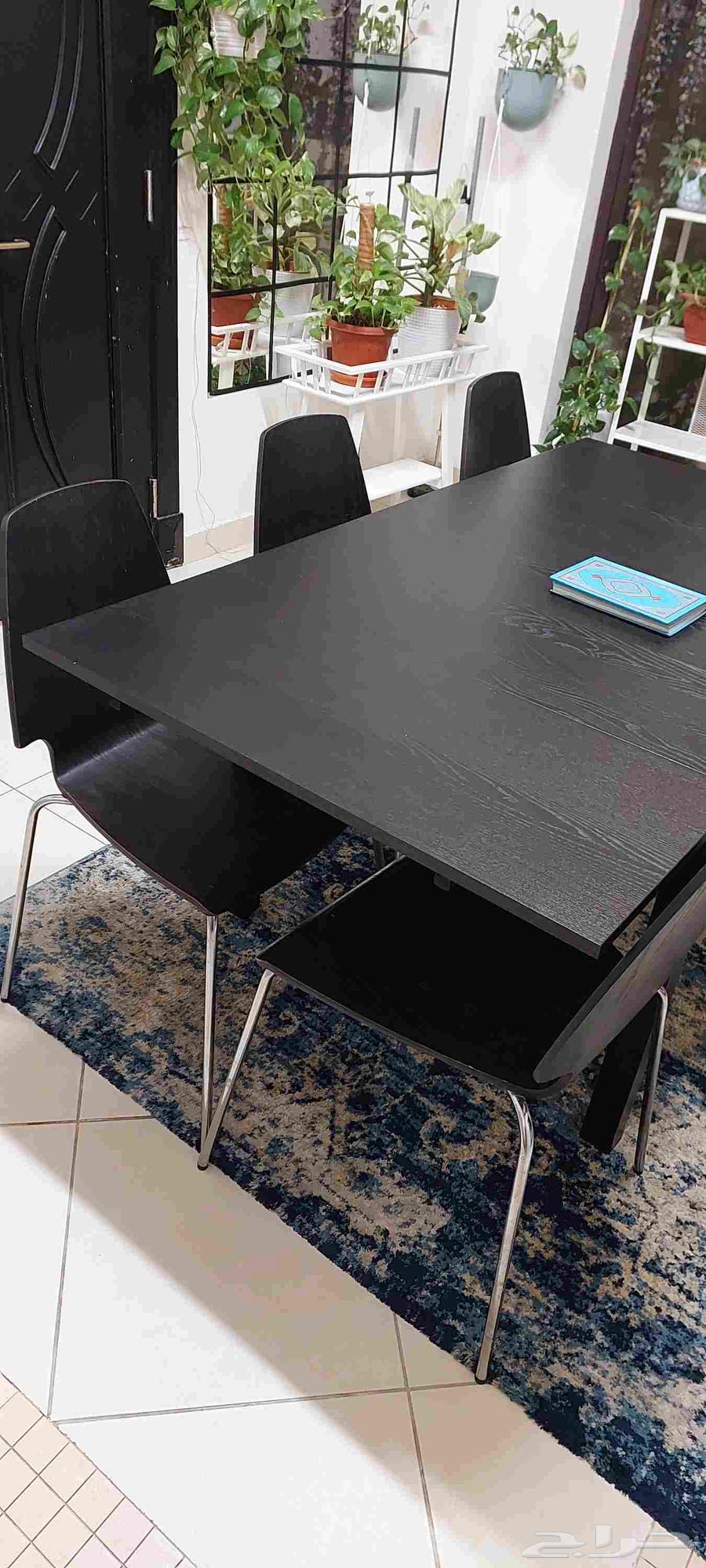 dining table from ikea..65064407684873347111