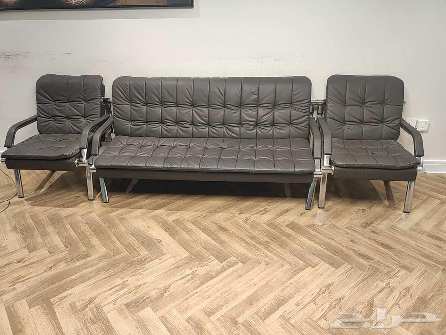 Sofa and 2 chairs64407475641857110