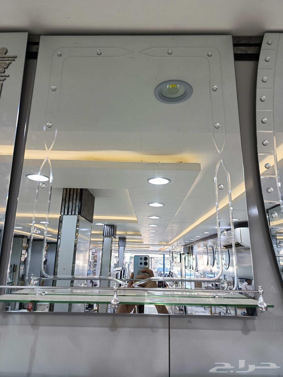 تشكيلة كبيرة من مرايا عادية مع رفوف واشكال متعددة64410494747138112