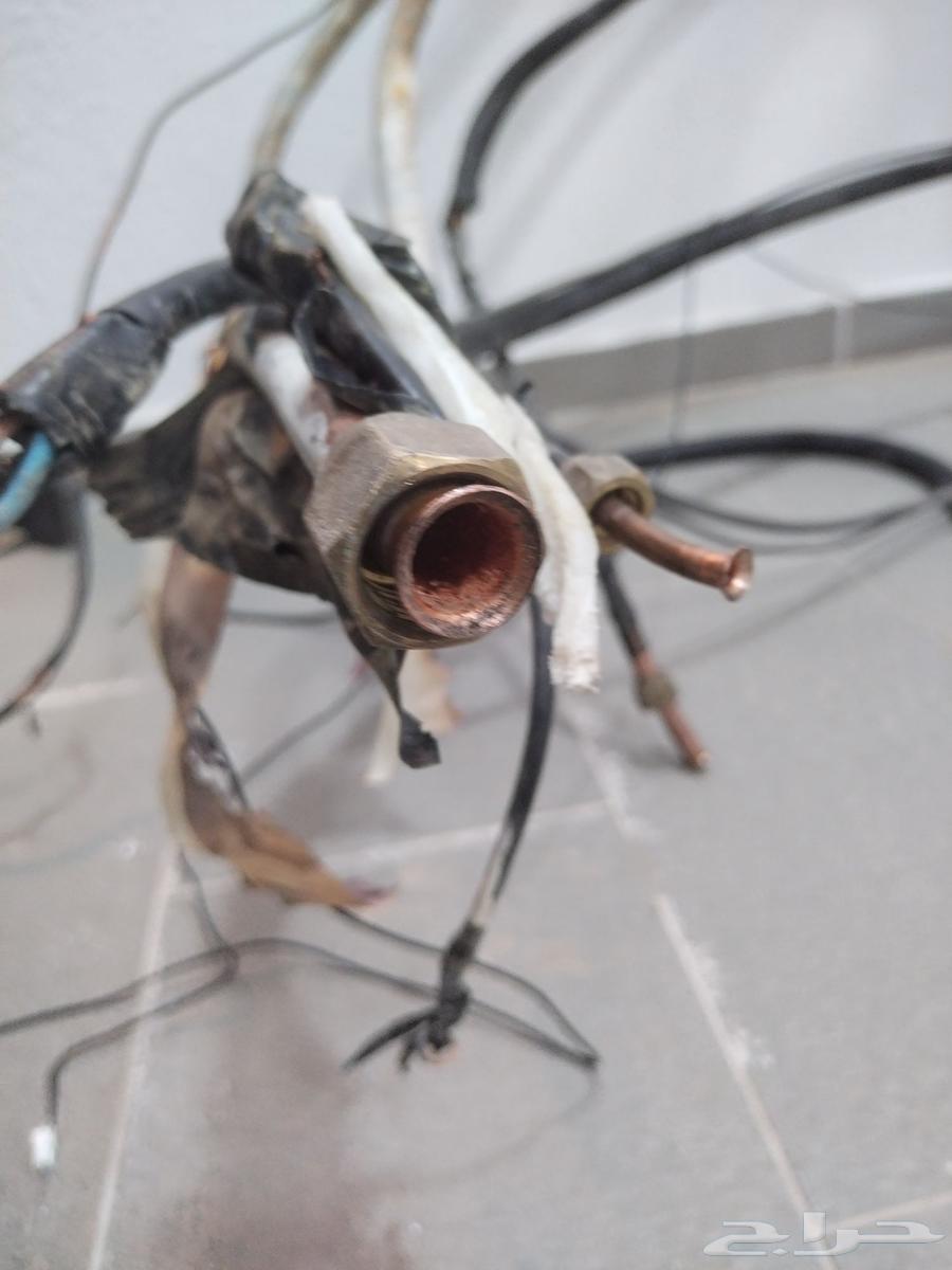 Copper pipes, 4 pieces large and small, were removed from HAM 24 air conditioners64407029166722111