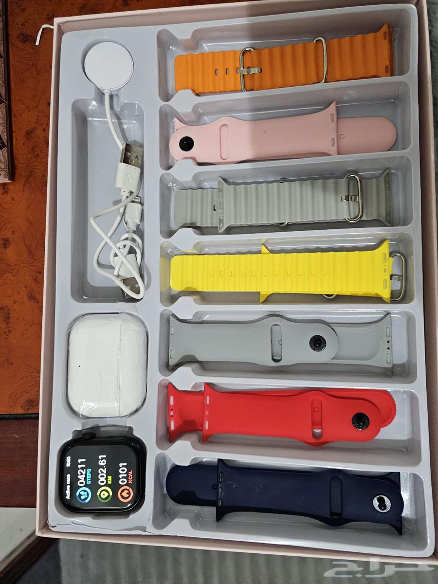Touch smart watch with 7 bracelets and Bluetooth earphones, never used64411540804097111