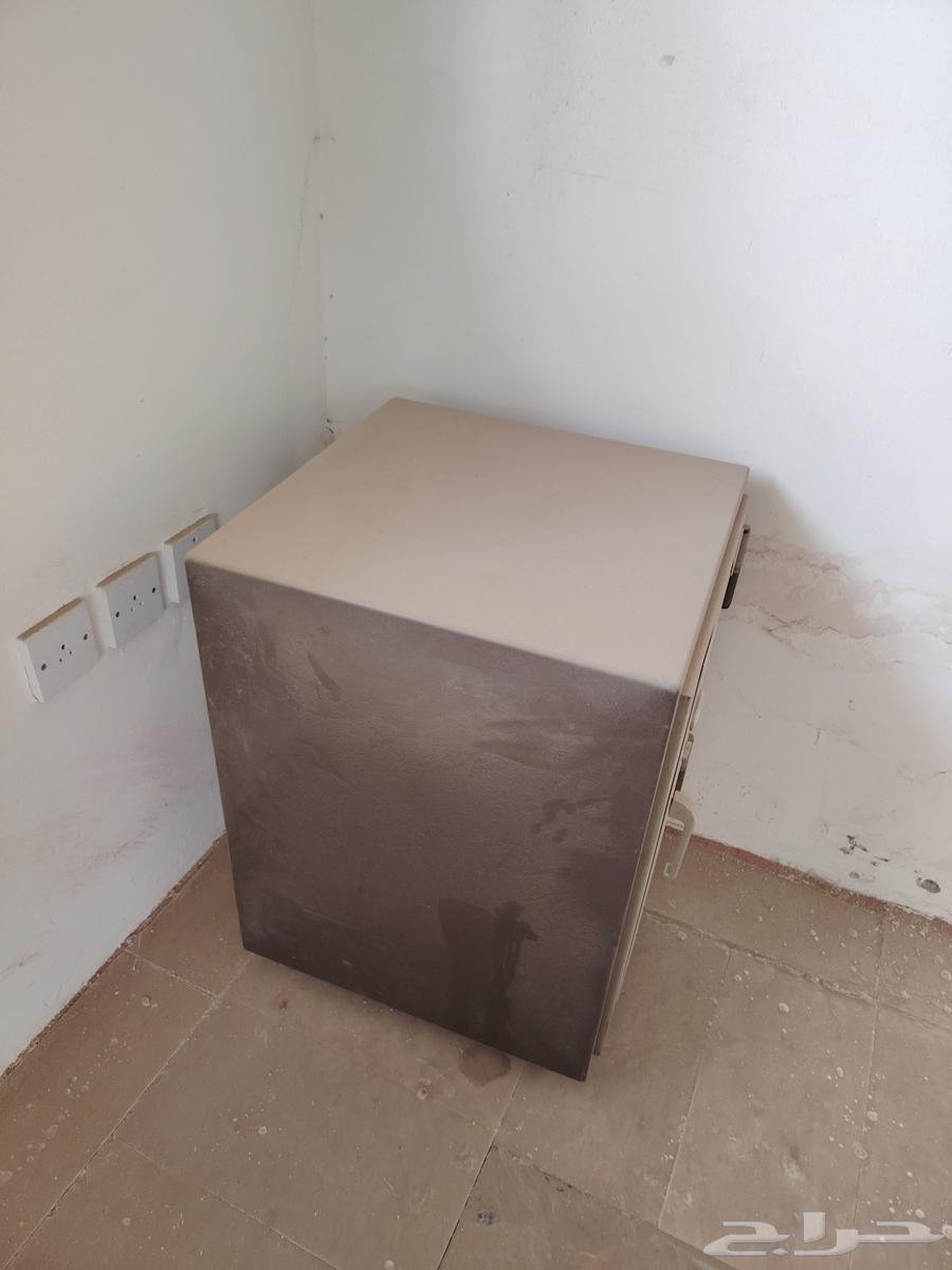 خزنه حديد للبيع وزنها فوق 50كيلو64405846950403112