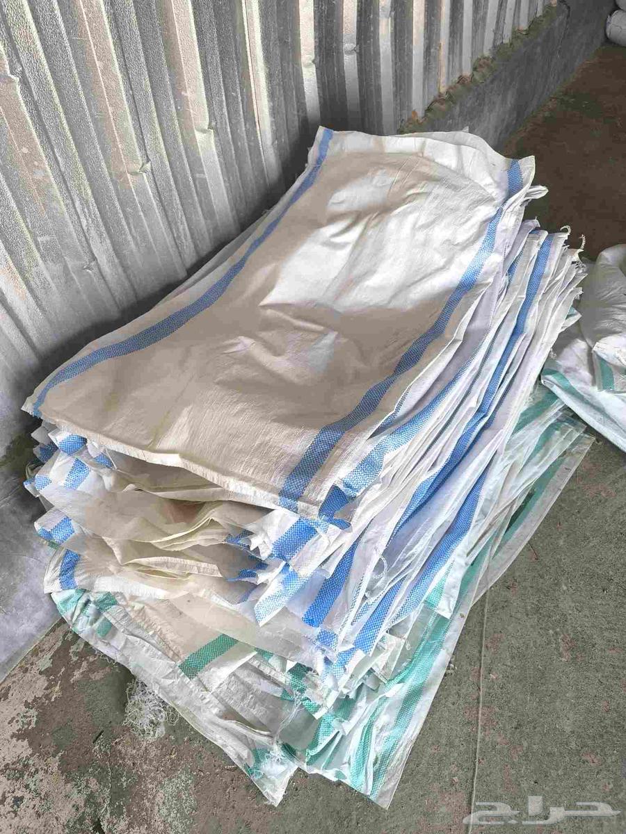 أكياس علف نظيفة وجودة عالية جراكن فارغه64411392711682110