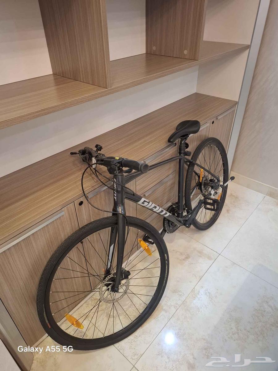 دراجة هوائية من شركة GIANT السعر 3000ريال ارجو التواصل خاص64411768538626110