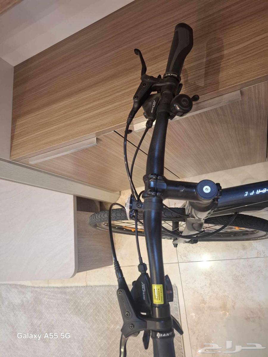 دراجة هوائية من شركة GIANT السعر 3000ريال ارجو التواصل خاص64411768538626111