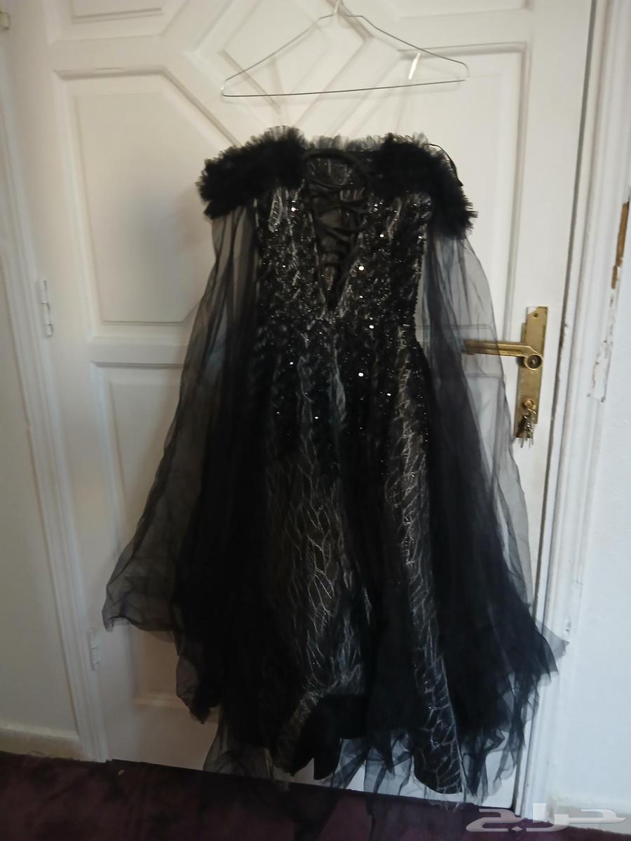 فساتين للبيع يلبس M و L ب60 ريال الواحد64408216408321114