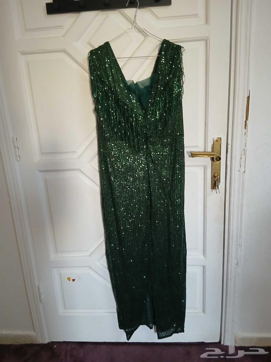 فساتين للبيع يلبس M و L ب60 ريال الواحد64408216408321111