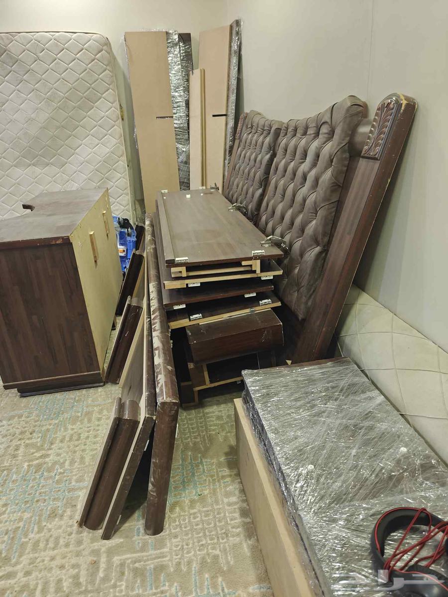 Brown-colored bedroom set (bed, wardrobe, dressing table, mattress)64408455298049110