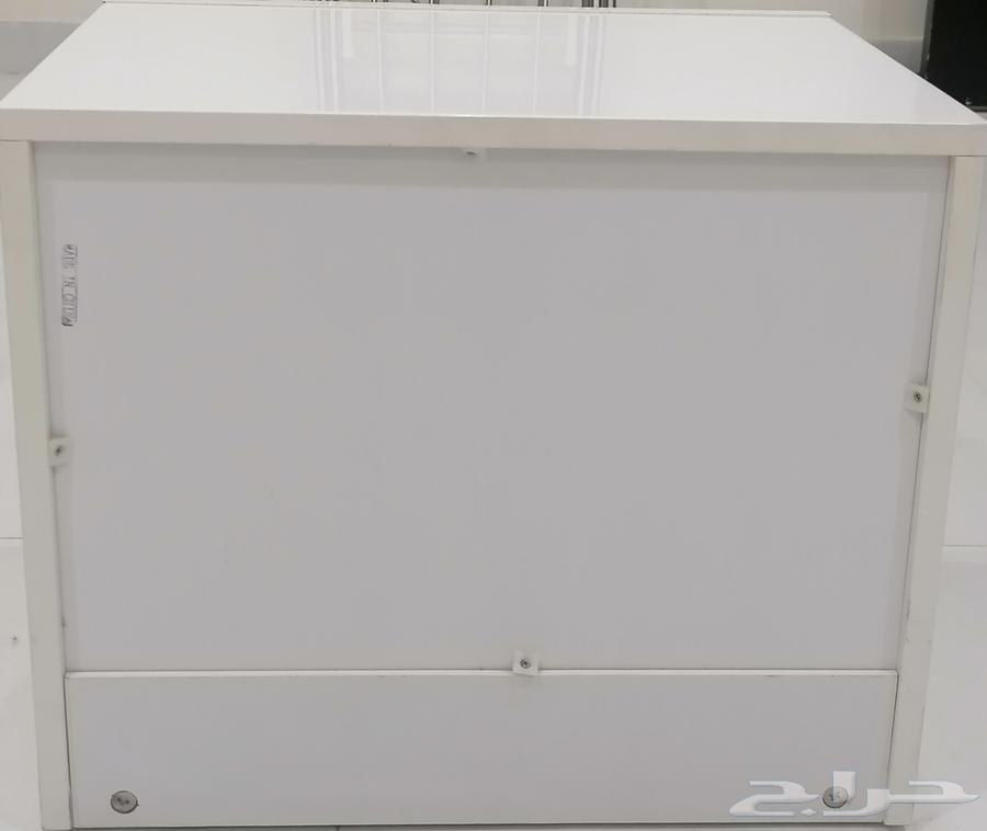 Side table (commode)64410479896322112