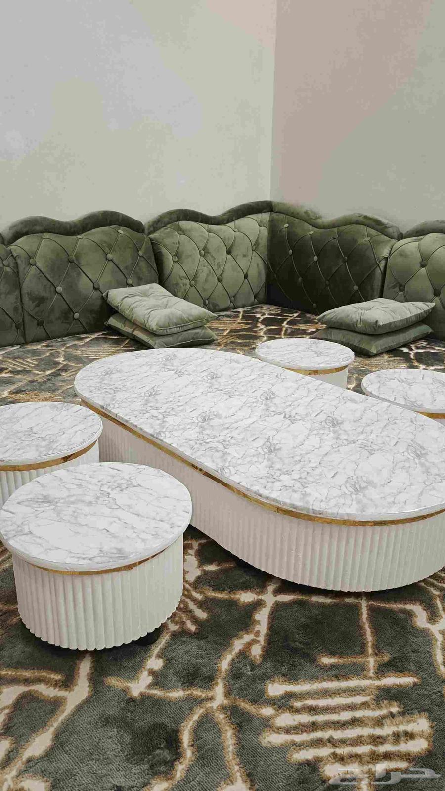 Wooden floor tables64412156876417110