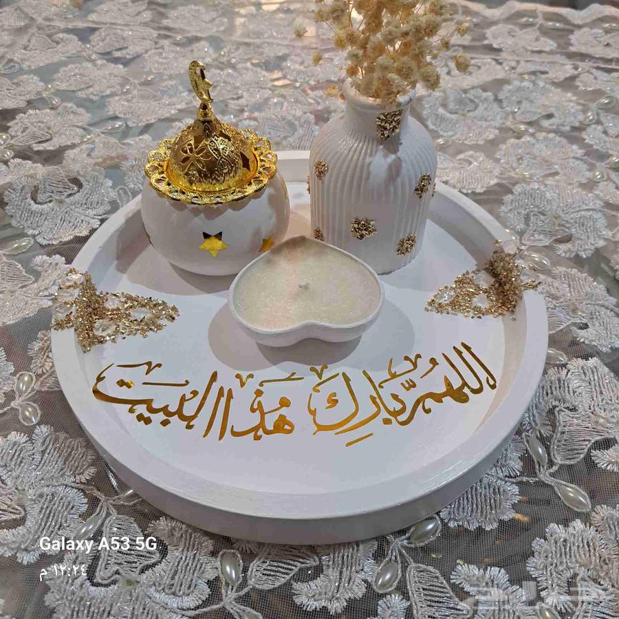 طقم ديكور انيق قاعده مع فازه وشمعه ومبخره ذهبيه 100ريال64408822446209110