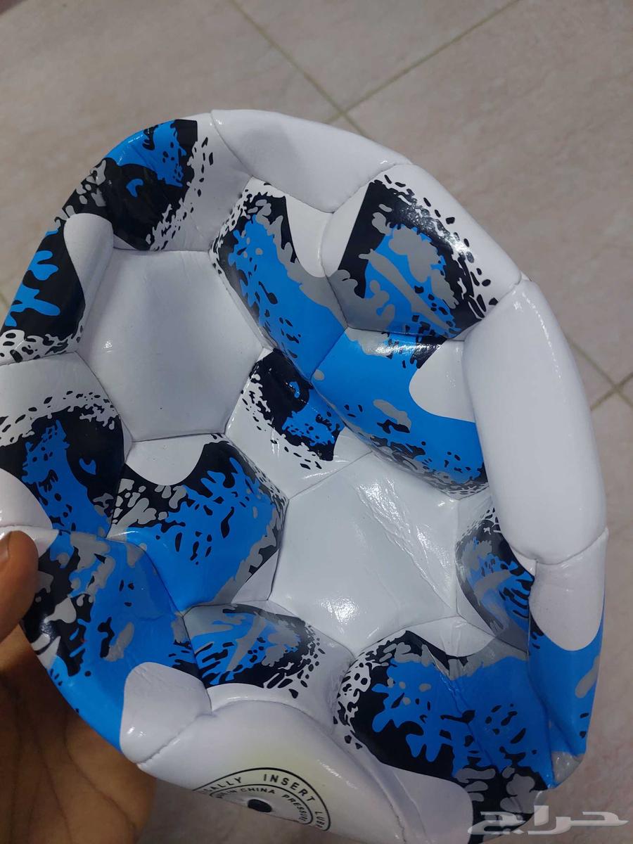 كرة قدم للبيع64411122065537111