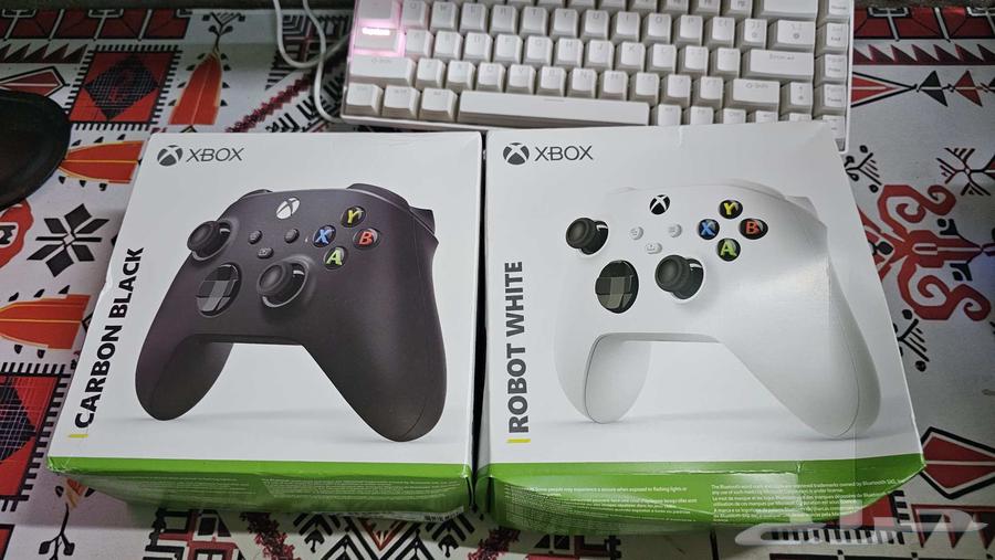 For sale Xbox controller, two hands, new and unused64405264864387110