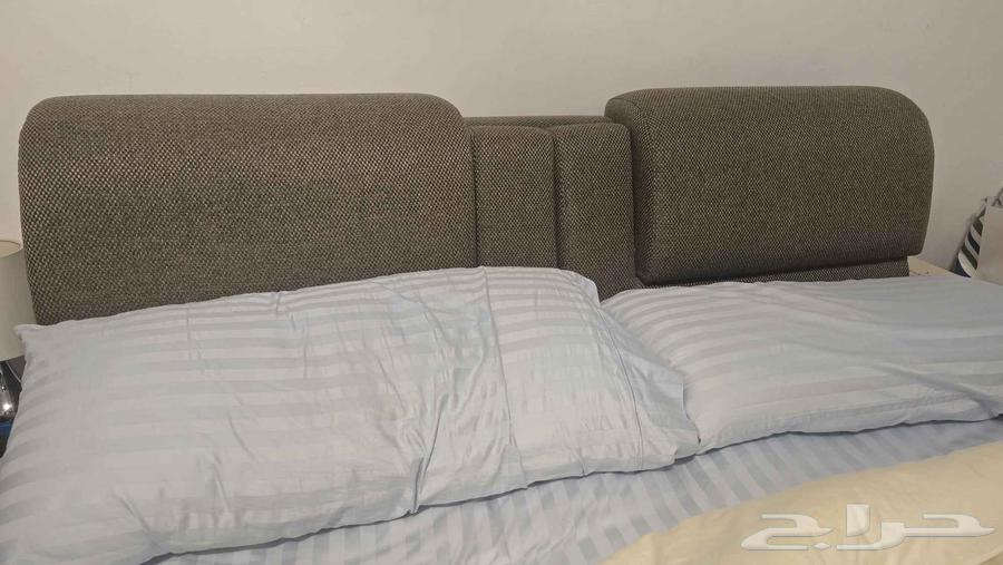 للبيع سرير تركي مقاس 190 200 بالمرتبه مع عدد 2 كومودينو64407391480194112