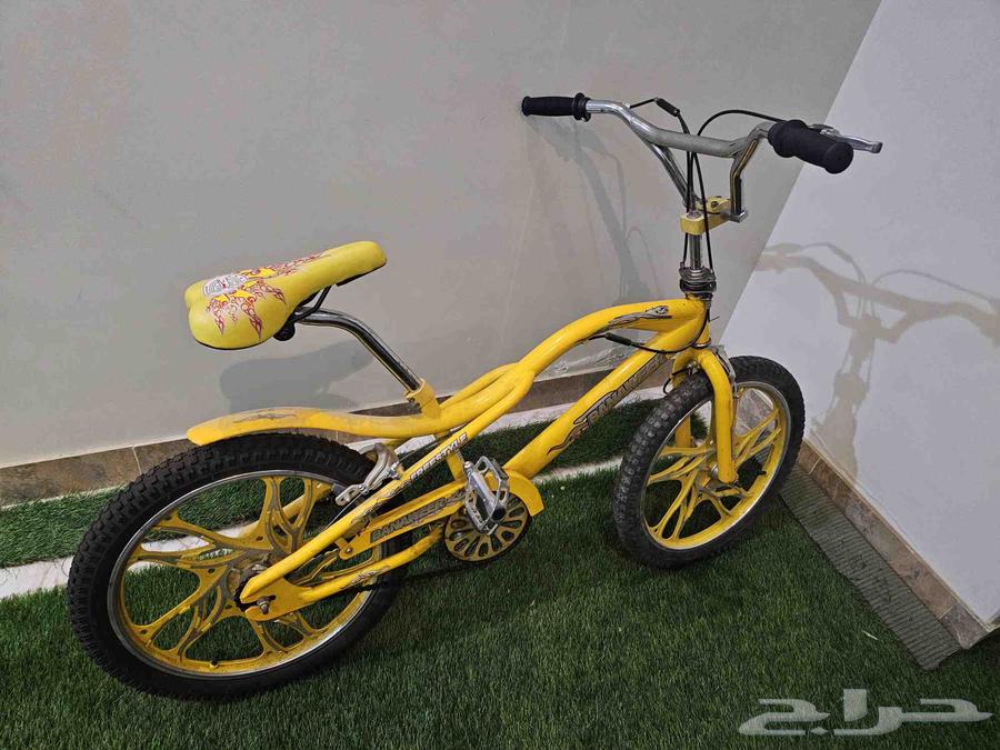 دراجه شبه جديده لاينقصها شيء سبب البيع لم تعد تناسب سن الولد64410652862850114