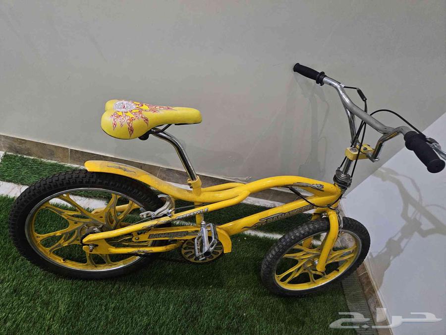 دراجه شبه جديده لاينقصها شيء سبب البيع لم تعد تناسب سن الولد64410652862850110