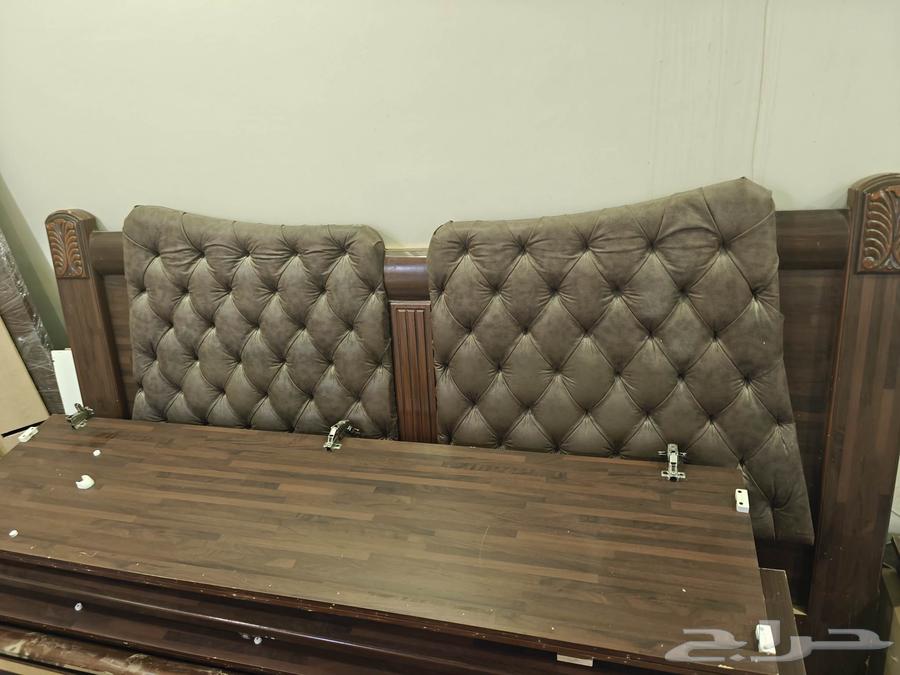 Brown-colored bedroom set (bed, wardrobe, dressing table, mattress)64408455298049114