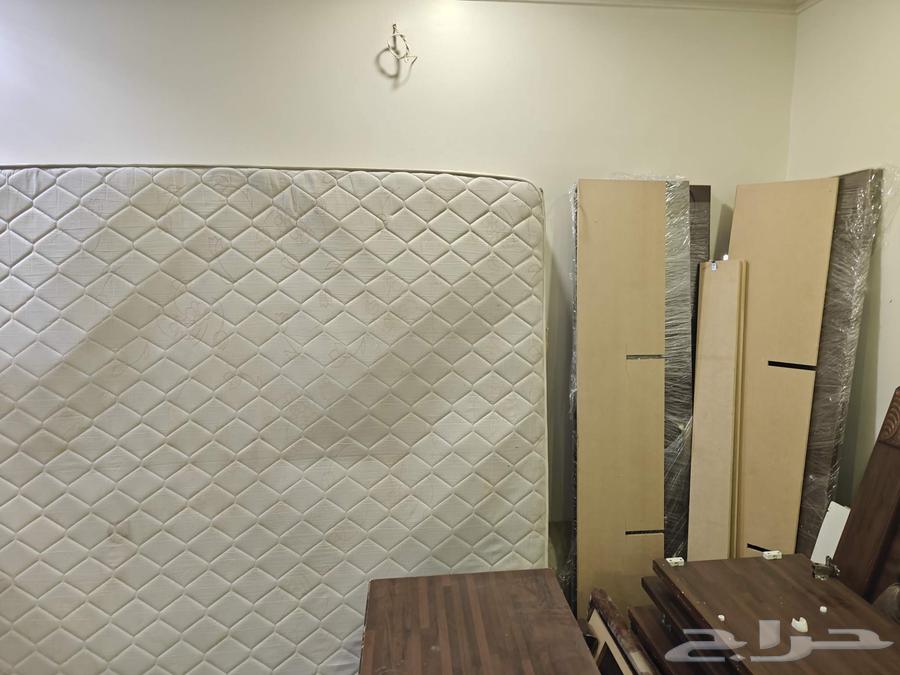 Brown-colored bedroom set (bed, wardrobe, dressing table, mattress)64408455298049111