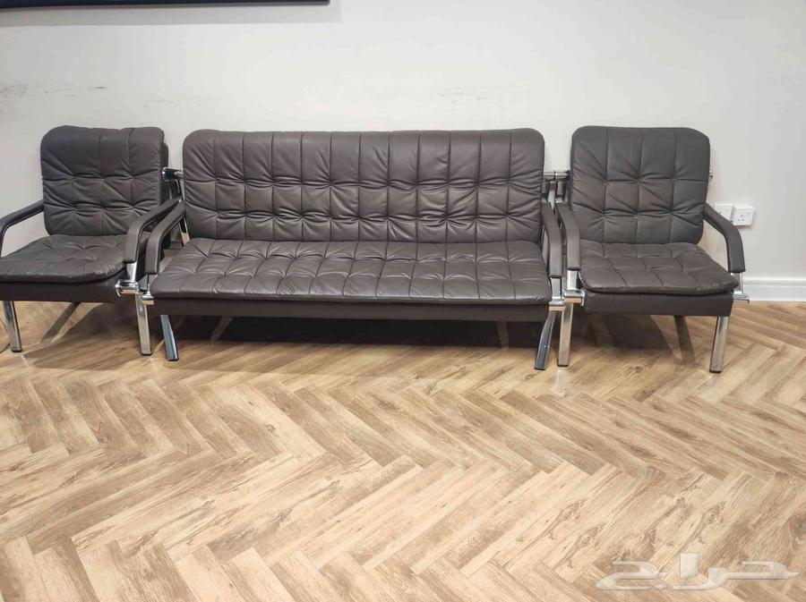 Sofa and 2 chairs64407475641857111