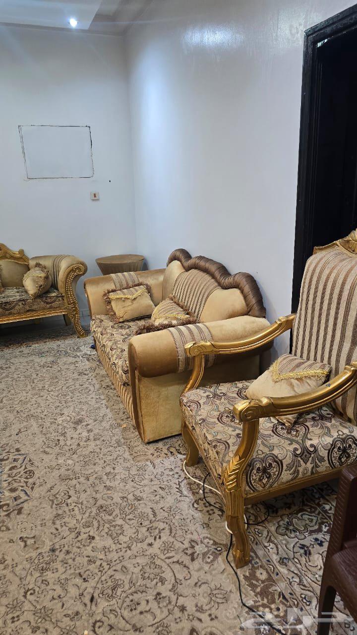 السلام عليكم لدي عفش للبيع للراغب   التواصل واتساب64410004436353114