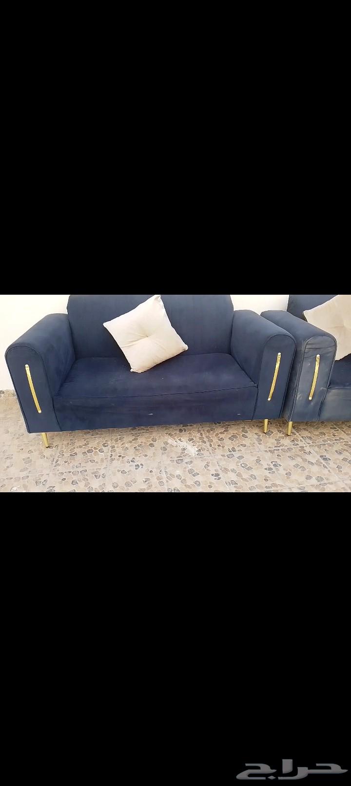 كراسي للبيع اربع كراسي لتواصل على الرقم64408371774082110