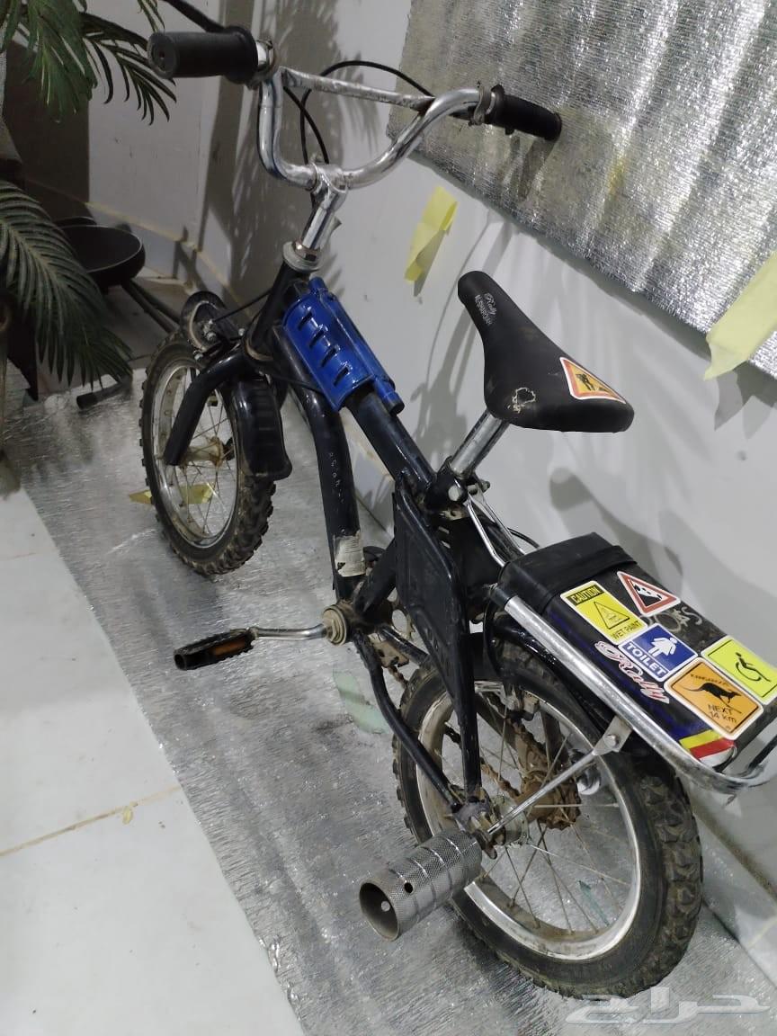 دراجه مستعمله الفرامل خربانه  دعامتين للدراجه وتصلح للصغار64407670930689111