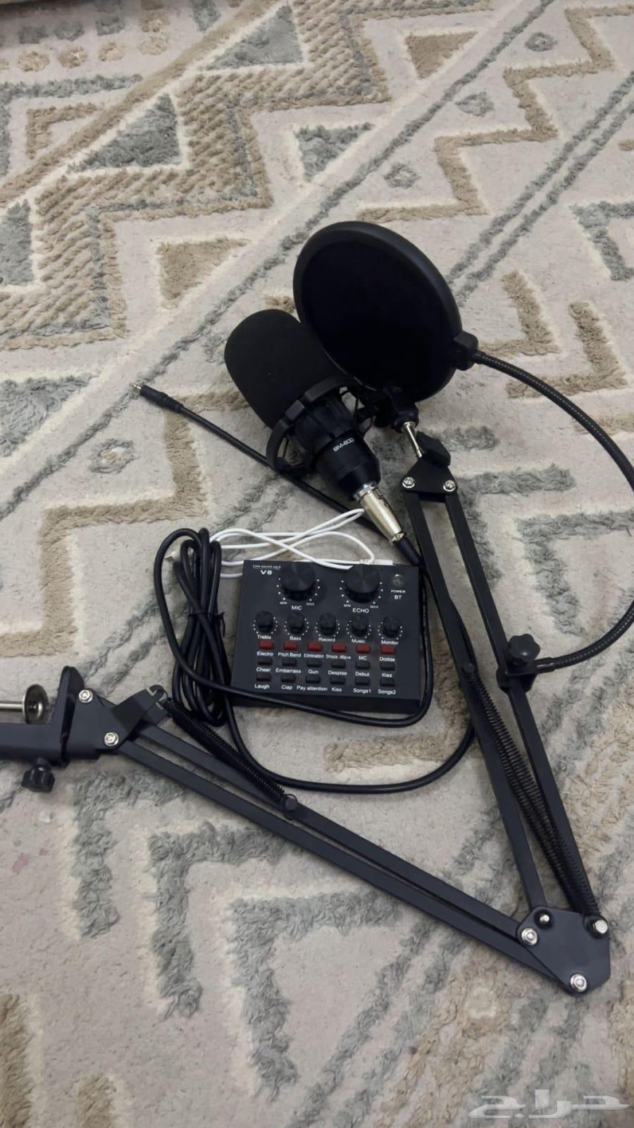 مايك للبيع مع كامل ملحقاته الا المكسر غير متوفر64411202865923110
