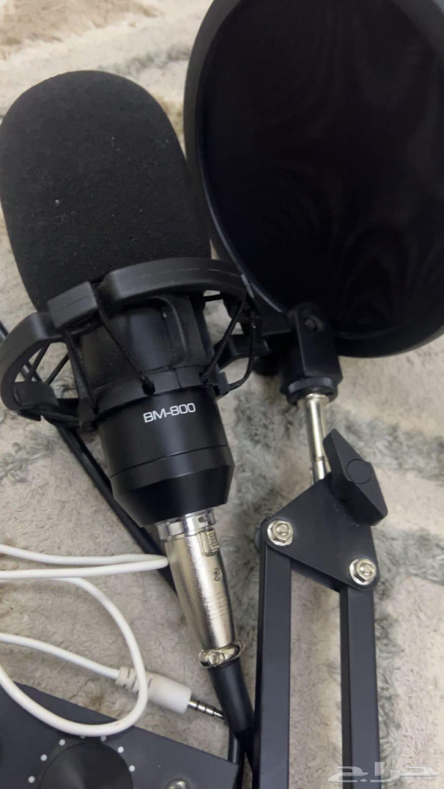 مايك للبيع مع كامل ملحقاته الا المكسر غير متوفر64411202865923111