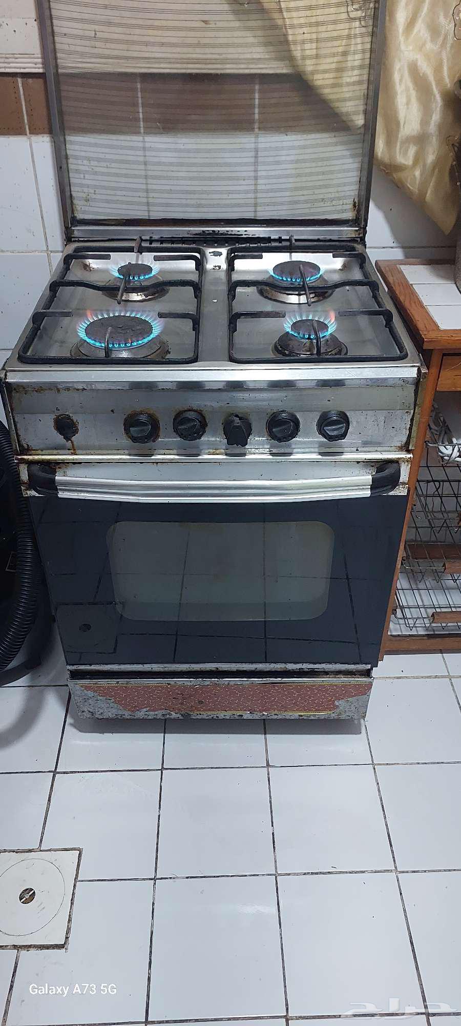 Gas stove with 4 burners for sale, working efficiently64405430763650111