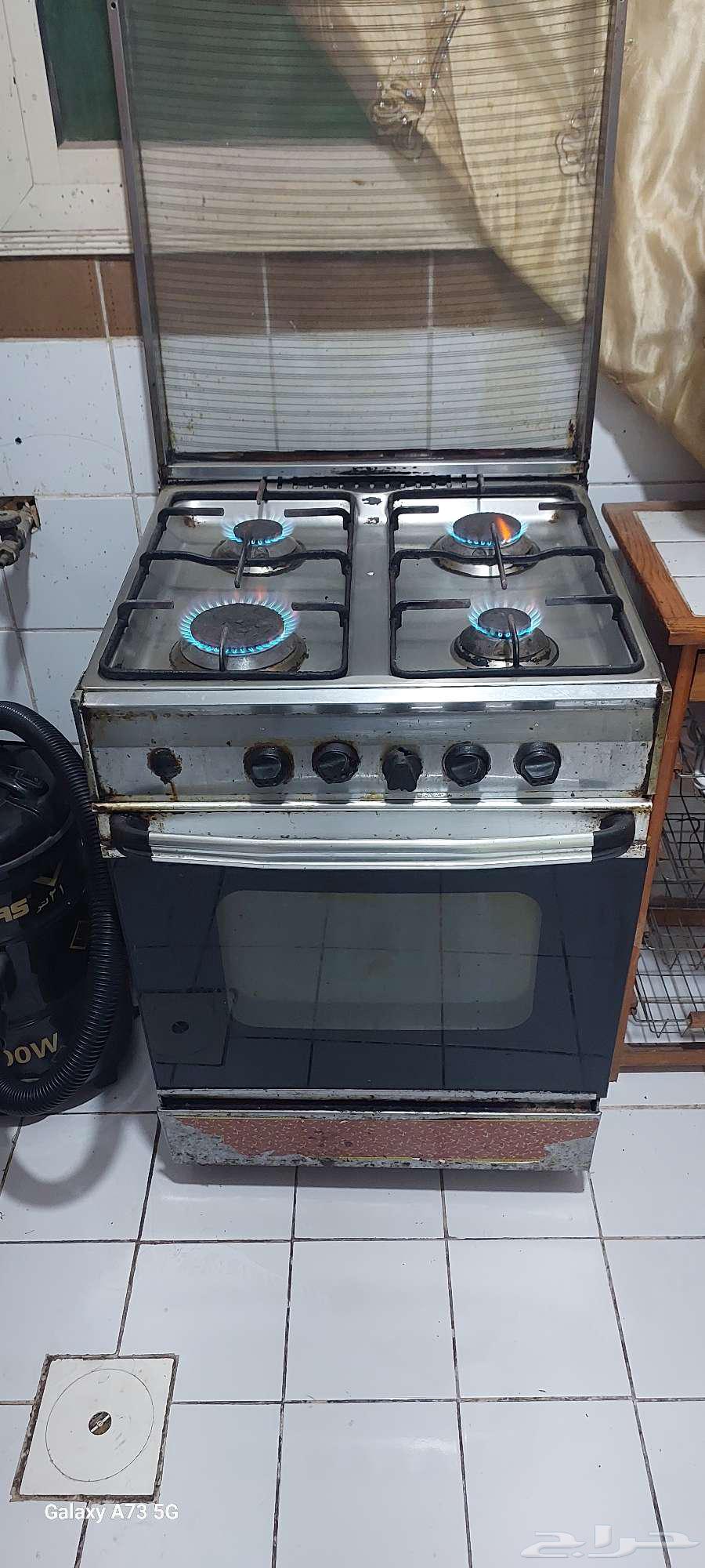 Gas stove with 4 burners for sale, working efficiently64405430763650112