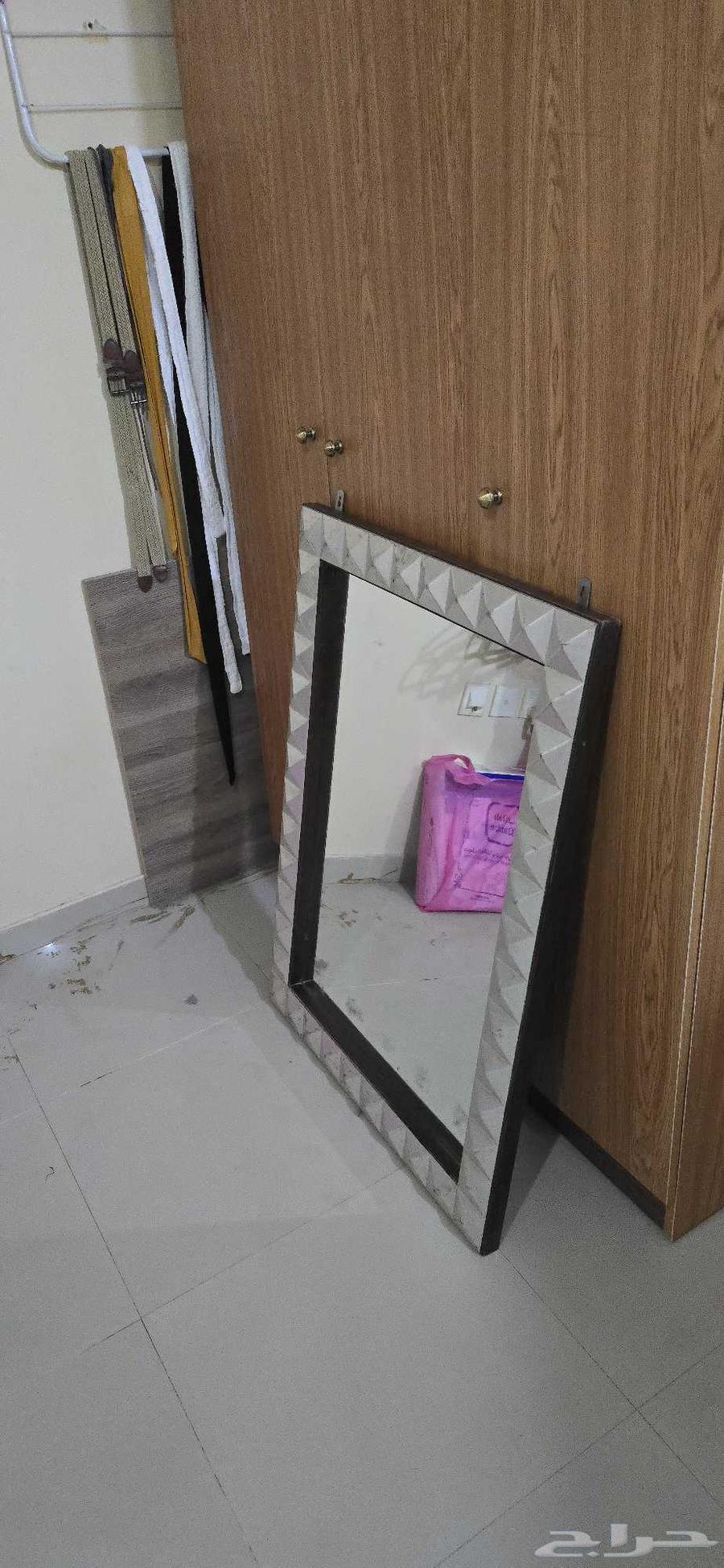 Sofa 100 SAR, mirrors 50 SAR, new TV stand 30 SAR64409685217155111