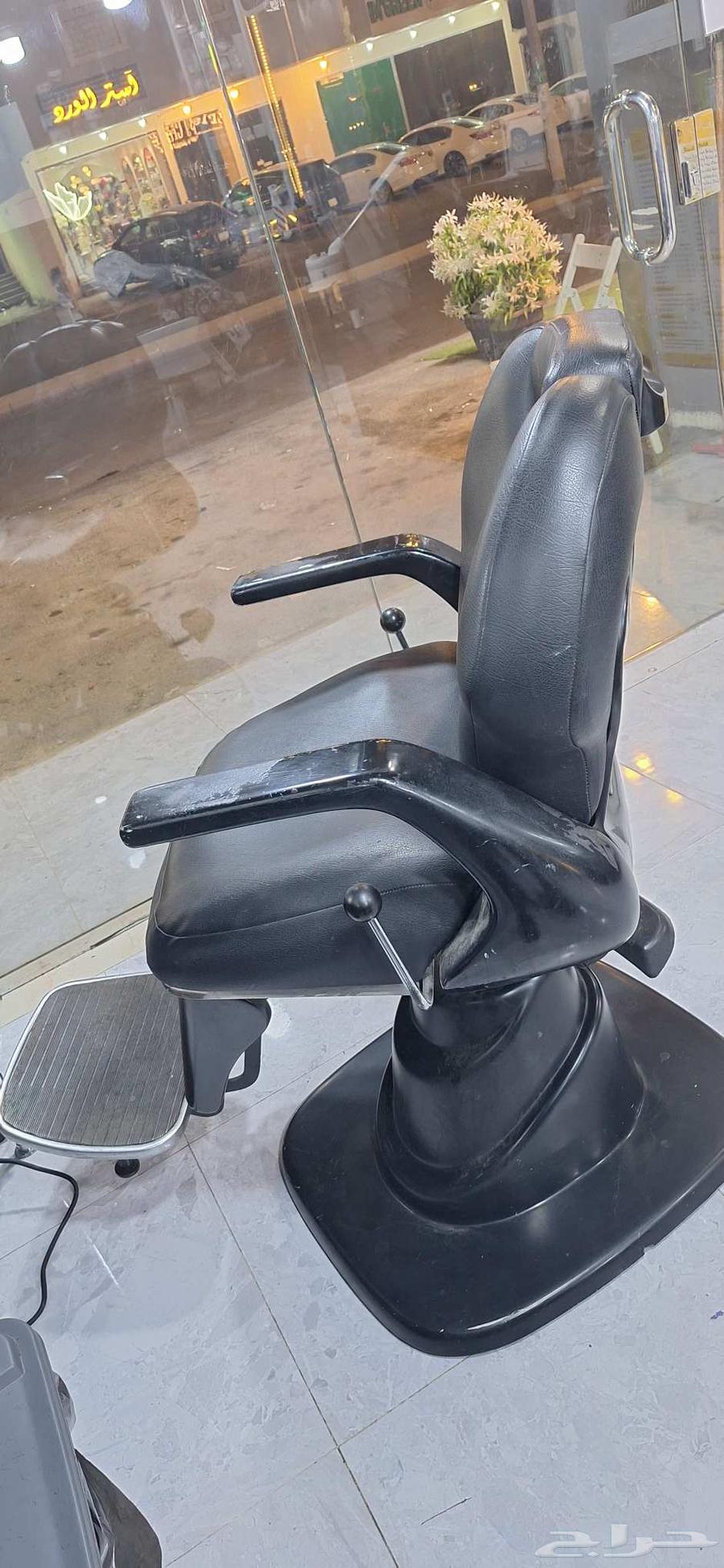 Three barber shop chairs, two in good condition and one with a cut in the middle64411821721347112