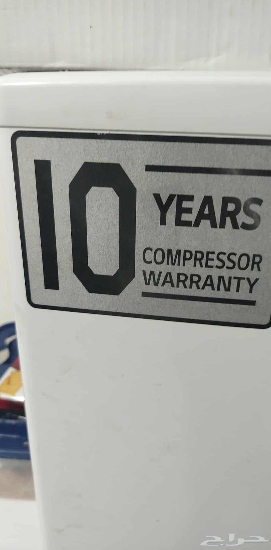 93-liter small refrigerator with freezer... used for 5 months. with warranty64409366837505110