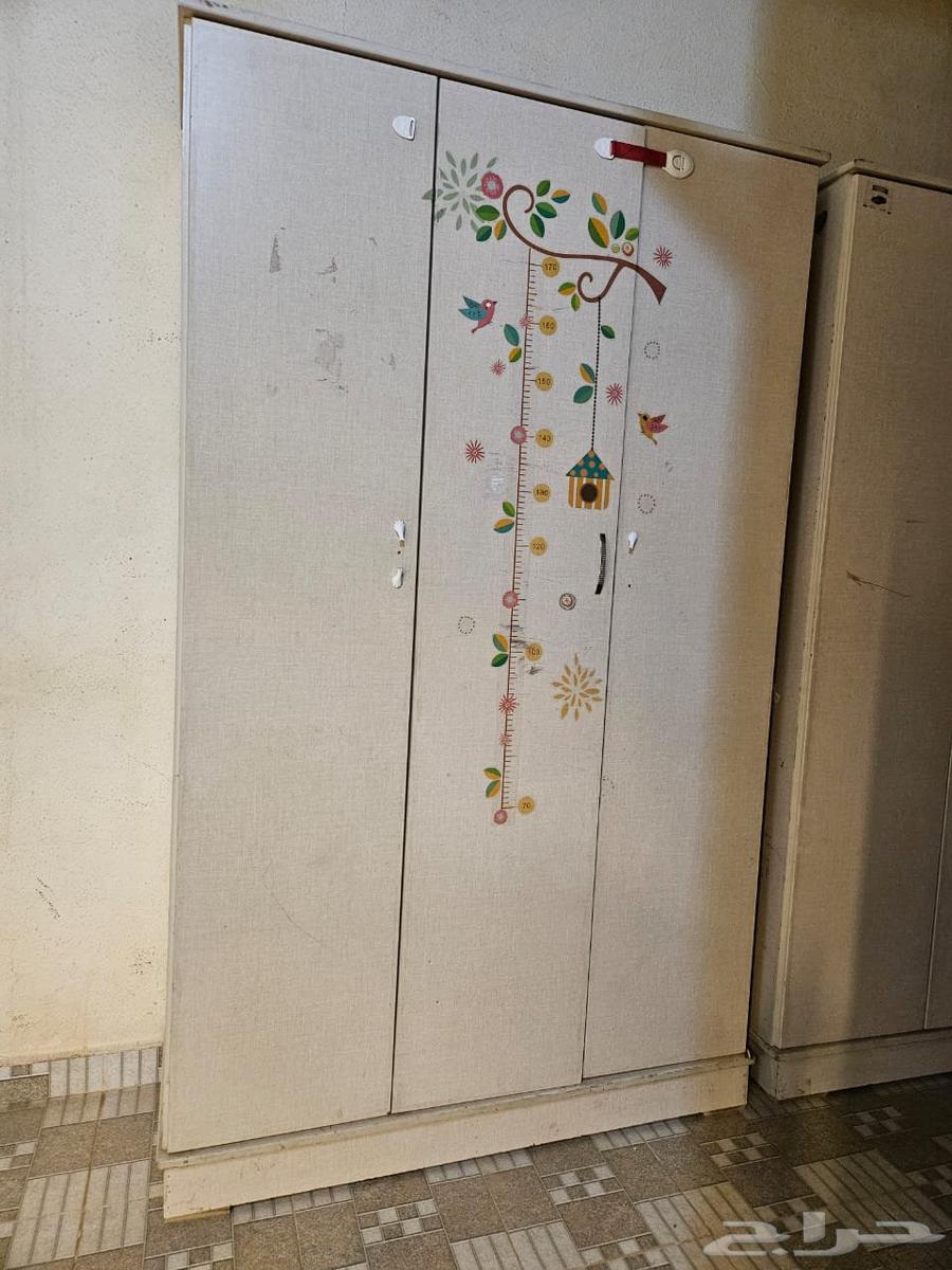 Small 3-door wardrobe in good condition, 3 available64409115879554111