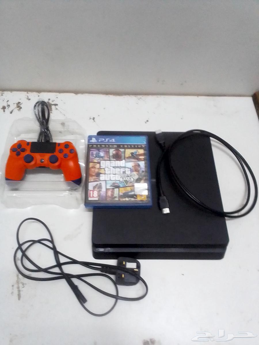 Sony 4 in clean condition for sale with a grade 2 controller, price 700 SAR negotiable64411848594561110