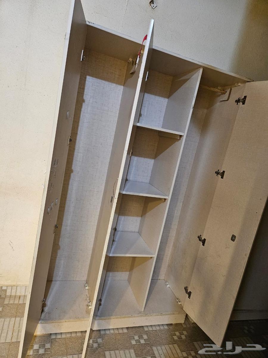 Small 3-door wardrobe in good condition, 3 available64409115879554110